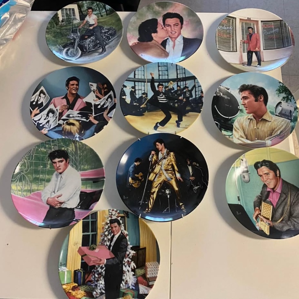 10 Antique Elvis Presley “Looking at a Legend” Collectible Plates